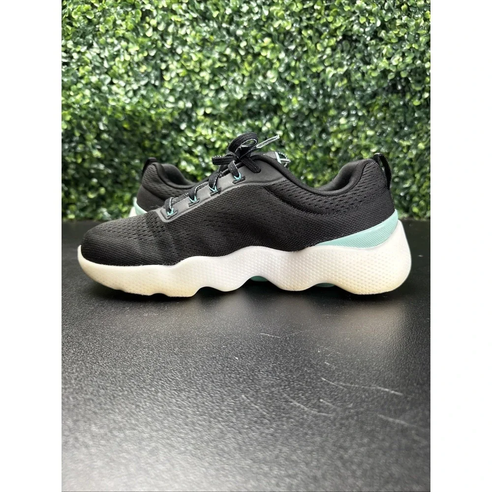 SKECHERS Women's Mesh Lace Up Athletic Sneakers Size 8 Black White Blue